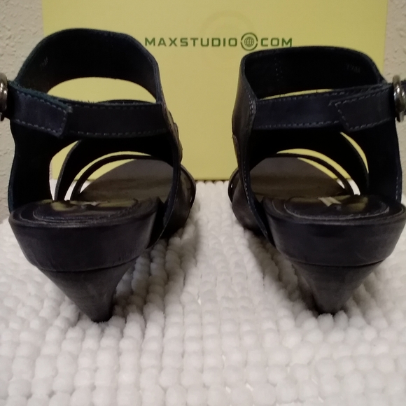 Max Studio navy Manila leather sandals - Picture 10 of 14